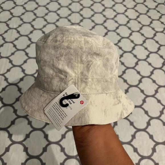 Lululemon On My Level Bucket Hat Aquila White Opal Multi UV Wicking New Rare